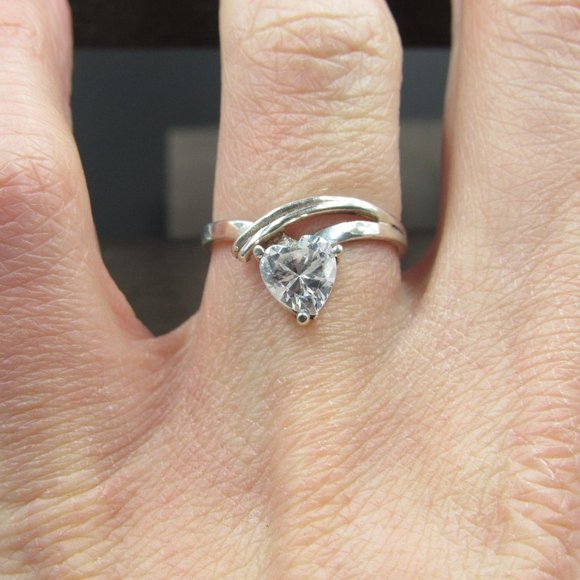 Size 6 Sterling Silver Simple Clear CZ Heart Love Band Ring Vintage - Picture 4 of 8